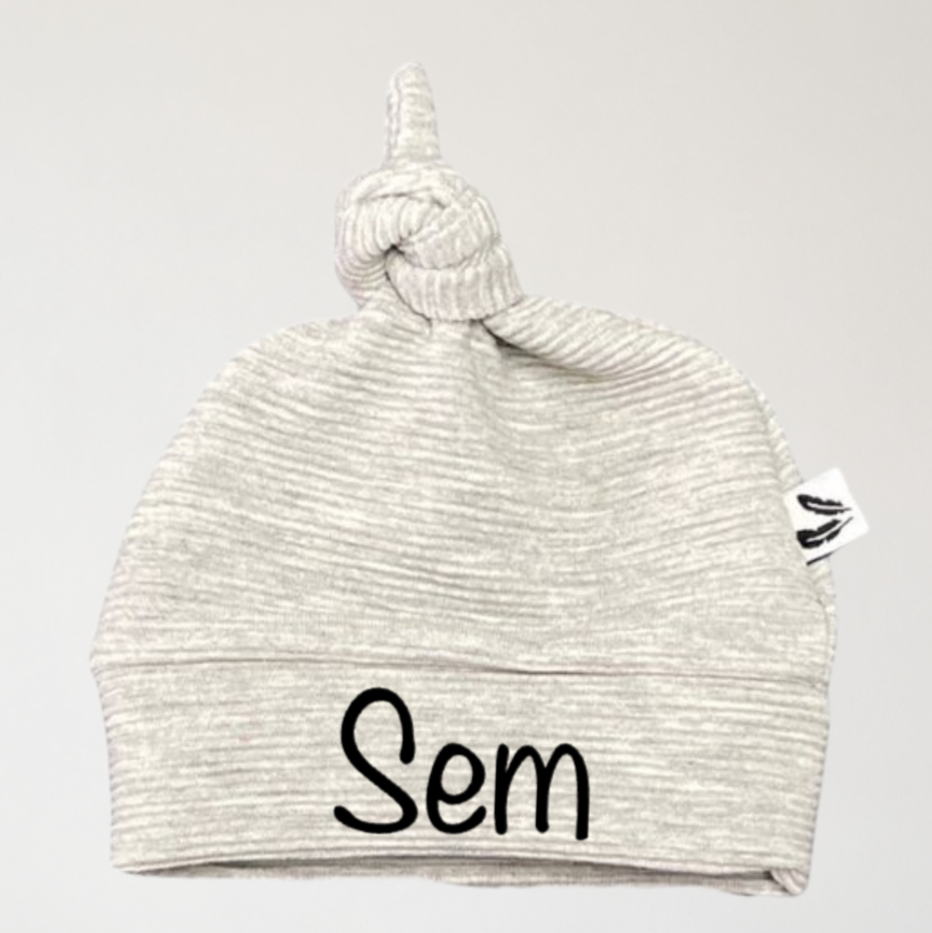 Rib light grey - Gepersonaliseerde babymuts, babymuts met naam