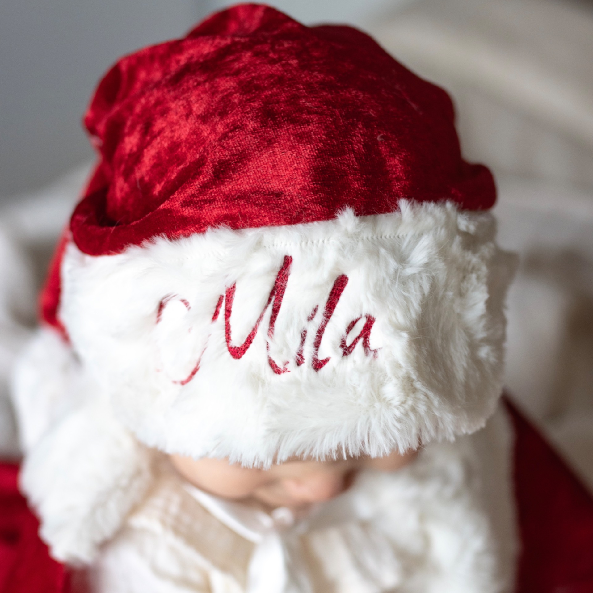Fluwelen kerstmuts met nepbont, geborduurd met naam, gepersonaliseerd, kerstmuts met naam, december