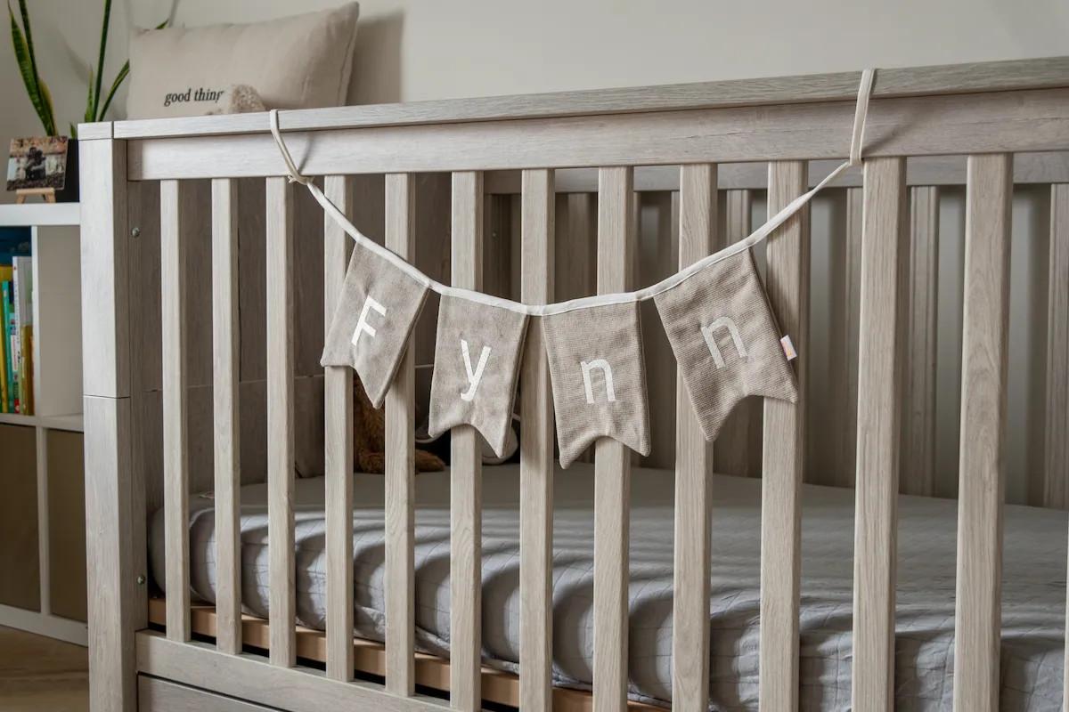 Namenslingers. Producten, handgemaakte namenslingers. babykamer, kinderkamer, woondecoratie